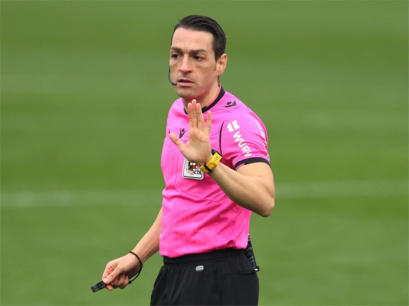  北京首钢训练开放日；赛后主帅复盘引欢呼；西甲在即；高层口径保持一致